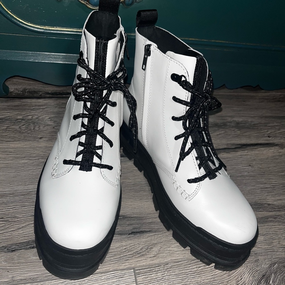 The cutest UGG boots!